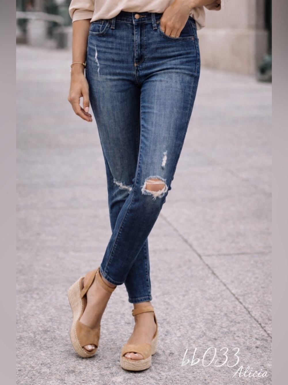 Lucky Brand Bridgette Skinny Jeans – Size 6/28 | Dark Wash Distressed